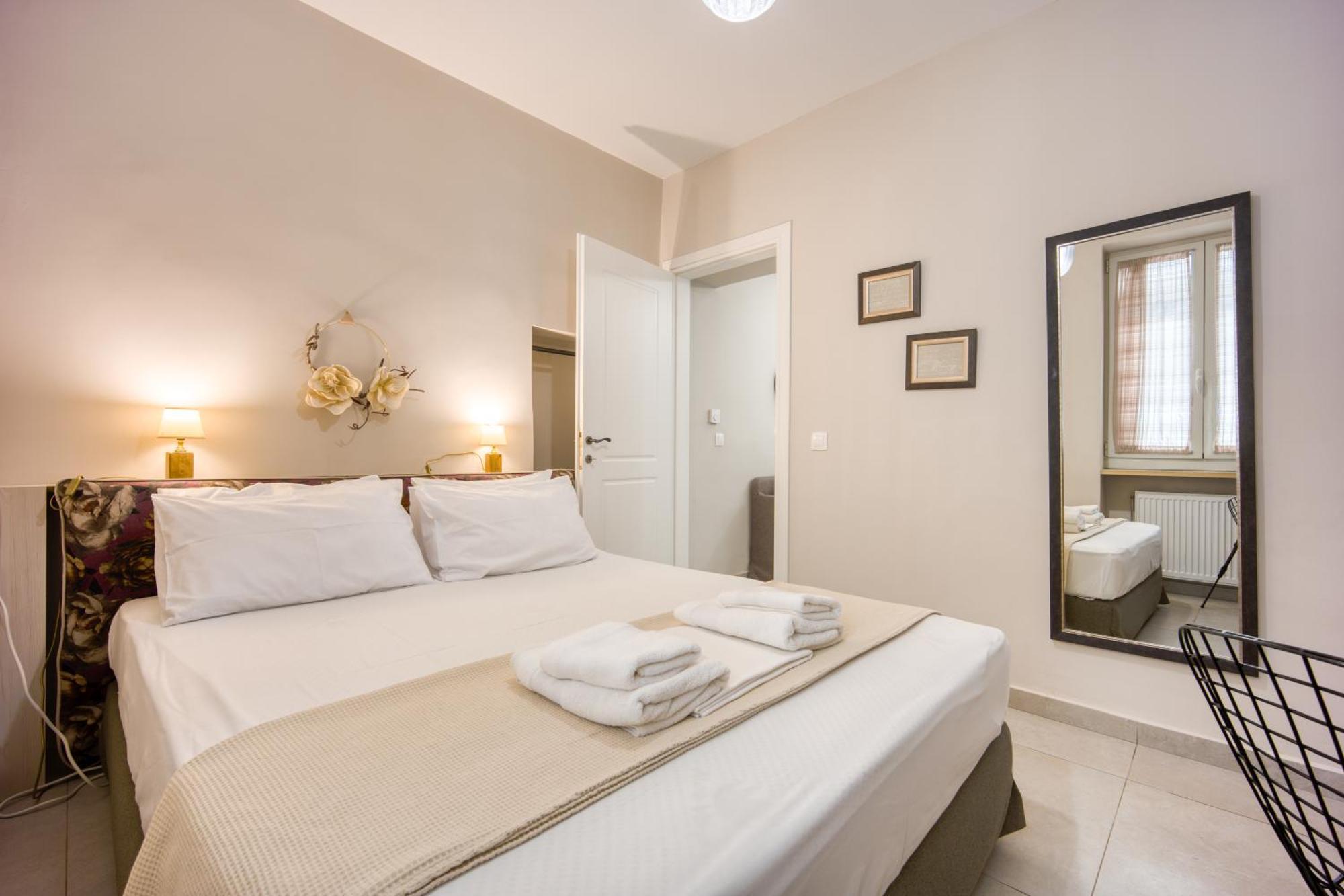 Apartamento Pagrati/Hilton Area, Bentzi Atenas Exterior foto